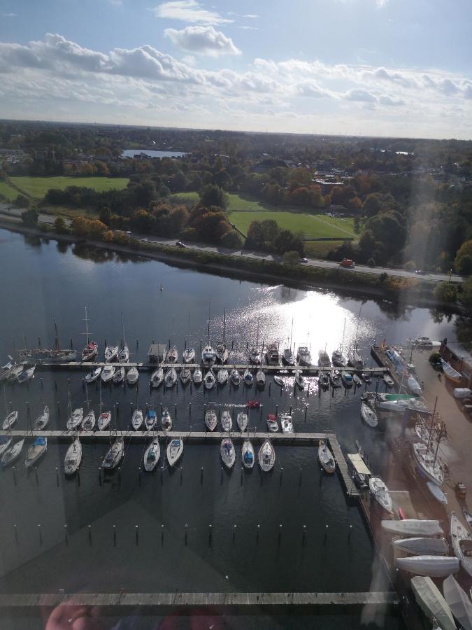 Ferienwohnung Im Wikingturm Schleswig Luaran gambar